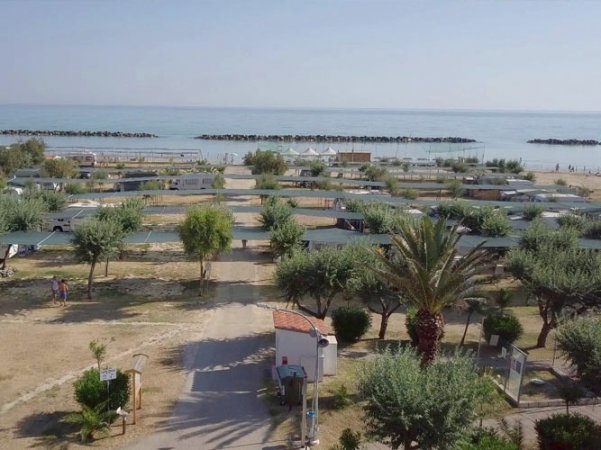 Vista del campeggio verso il mare.