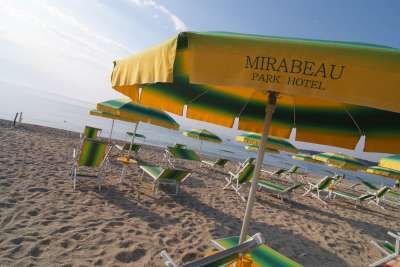 Ombrellone sulla spiaggia con nome 