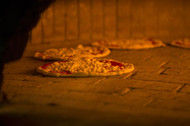 Pizza in forno a legna.